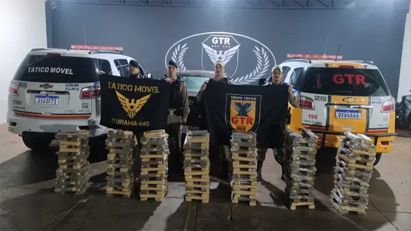 Iturama-MG – Polícia Militar Rodoviária apreende 282 tabletes de maconha