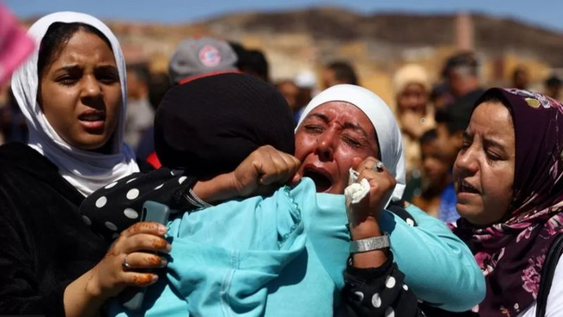Terremoto no Marrocos: a corrida contra o tempo para salvar sobreviventes presos nos escombros