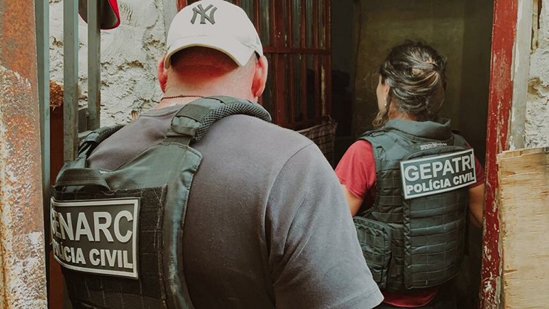 PCGO – Casal é preso em Cidade Ocidental durante operação contra tráfico de drogas