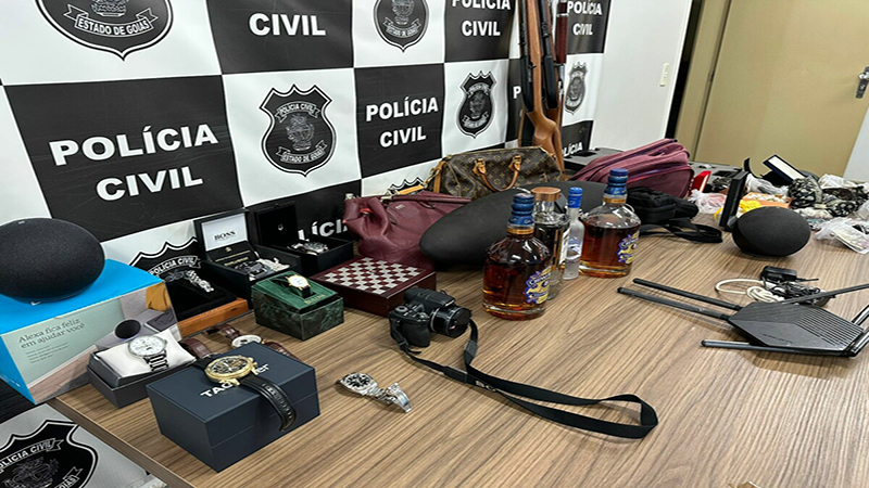 Polícia Civil-GO – prende autores de roubo violento em bairro de alto padrão de Itumbiara e recupera bens avaliados em R$ 500 mil 