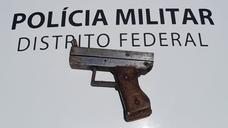Pistola foi descartada dentro de residência na Fercal