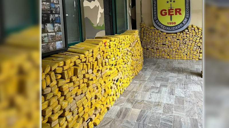 PMMG – Betim – Carga com quase 4 toneladas de maconha é apreendida em carreta com placa do Paraguai