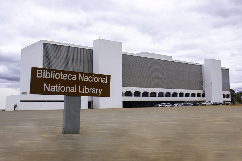 Biblioteca Nacional de Brasília oferece oficinas gratuitas de redação para idosos