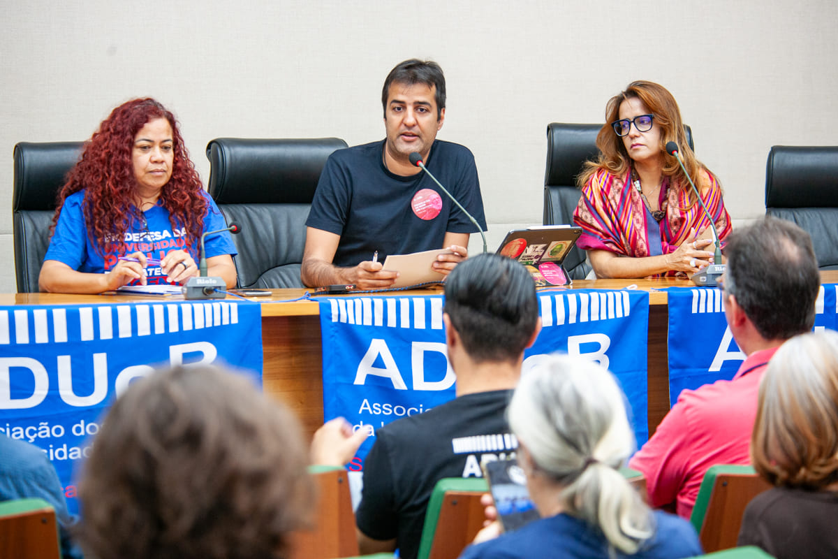 Comissão de Educação debate ensino superior no DF e manifesta apoio a movimento grevista