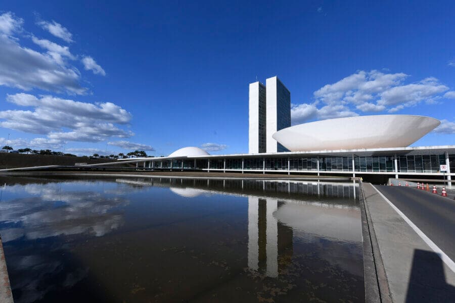 Dia de São João deve esvaziar Senado e Câmara nesta semana