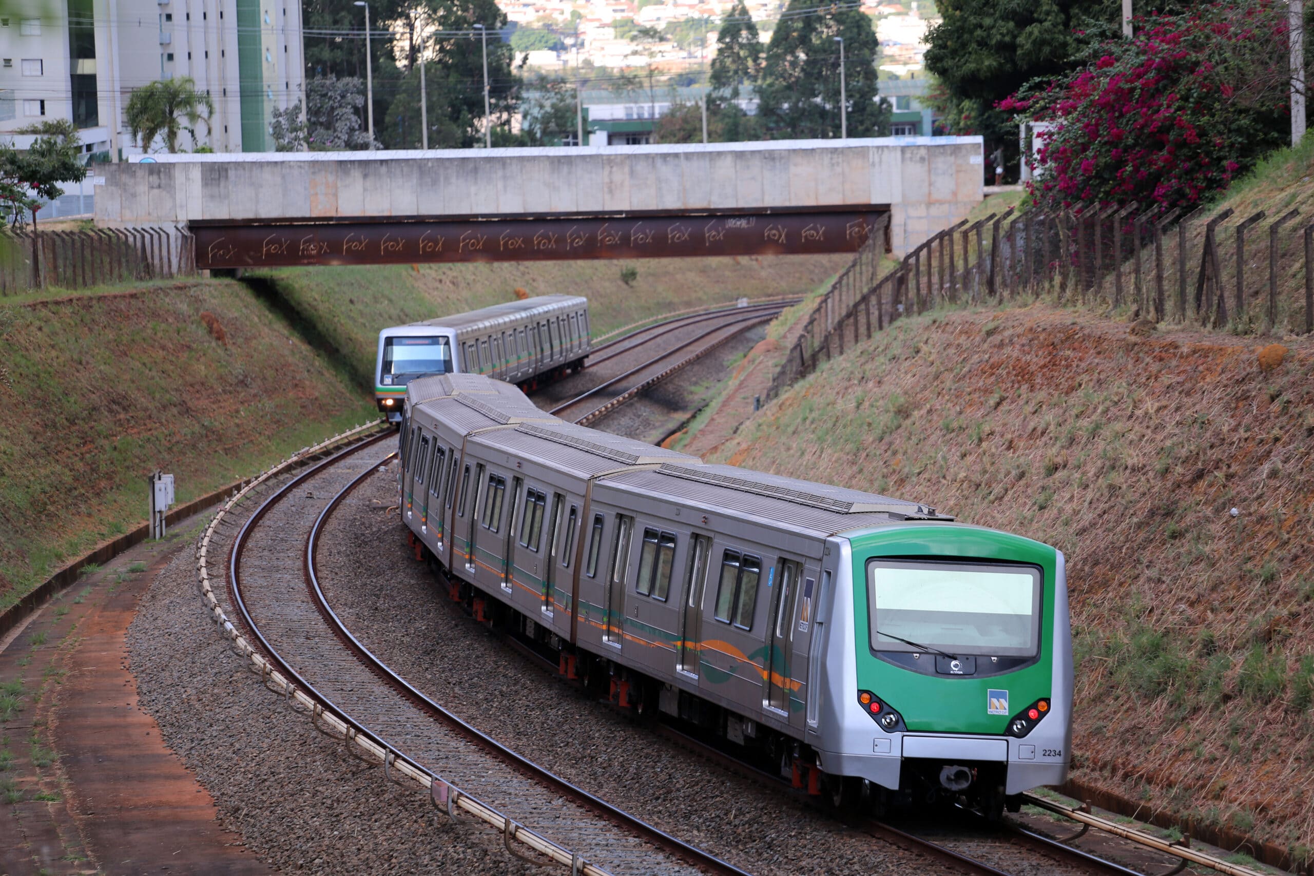 Metrô-DF: circulação de trens é interrompida entre estações