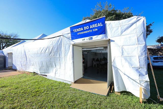 Mais de 30 mil pacientes com suspeita de dengue são atendidos nas tendas de acolhimento