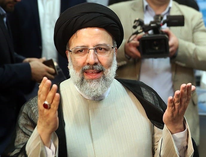 Presidente do Irã, Ebrahim Raisi, morre em queda de helicóptero