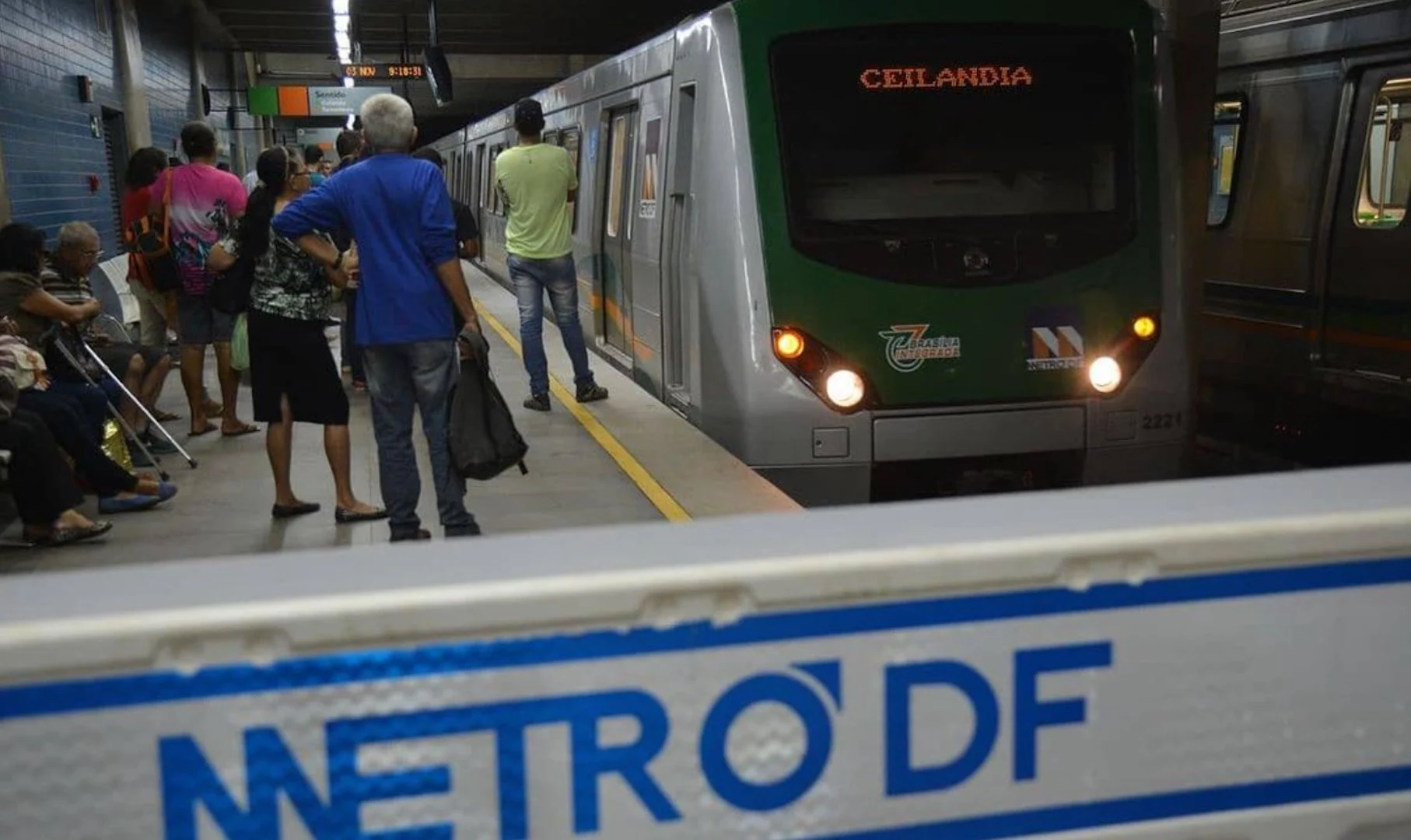 Metrô terá horário estendido neste domingo (18)