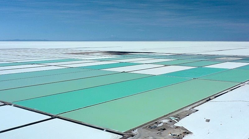 Acordos com China e Rússia para produção de lítio podem colocar Bolívia como alvo de golpes