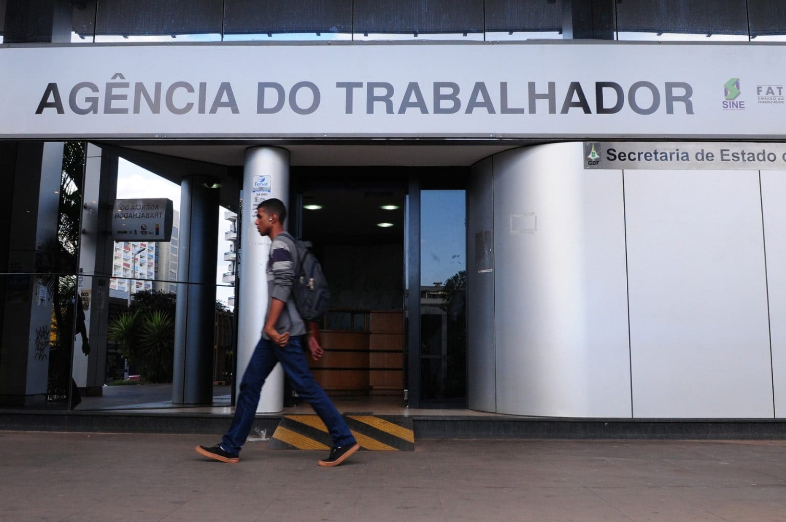 Distrito Federal reduz desemprego e aumenta rendimento médio em maio