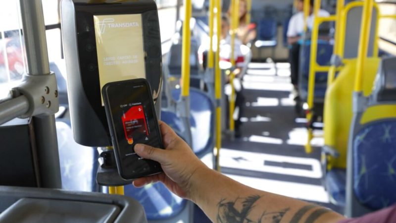 Dinheiro em espécie deixa de ser opção de pagamento em 52 linhas de ônibus