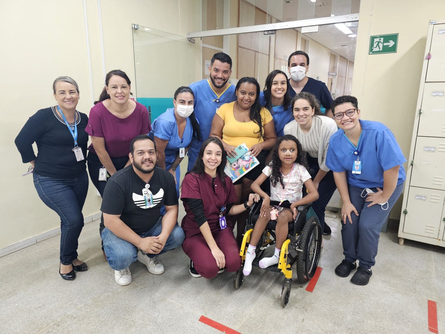 Após celebrar 8 anos com primeira ida ao cinema, paciente do HRSM tem alta médica