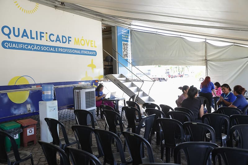 QualificaDF Móvel certificou mais de 9,8 mil pessoas desde lançamento