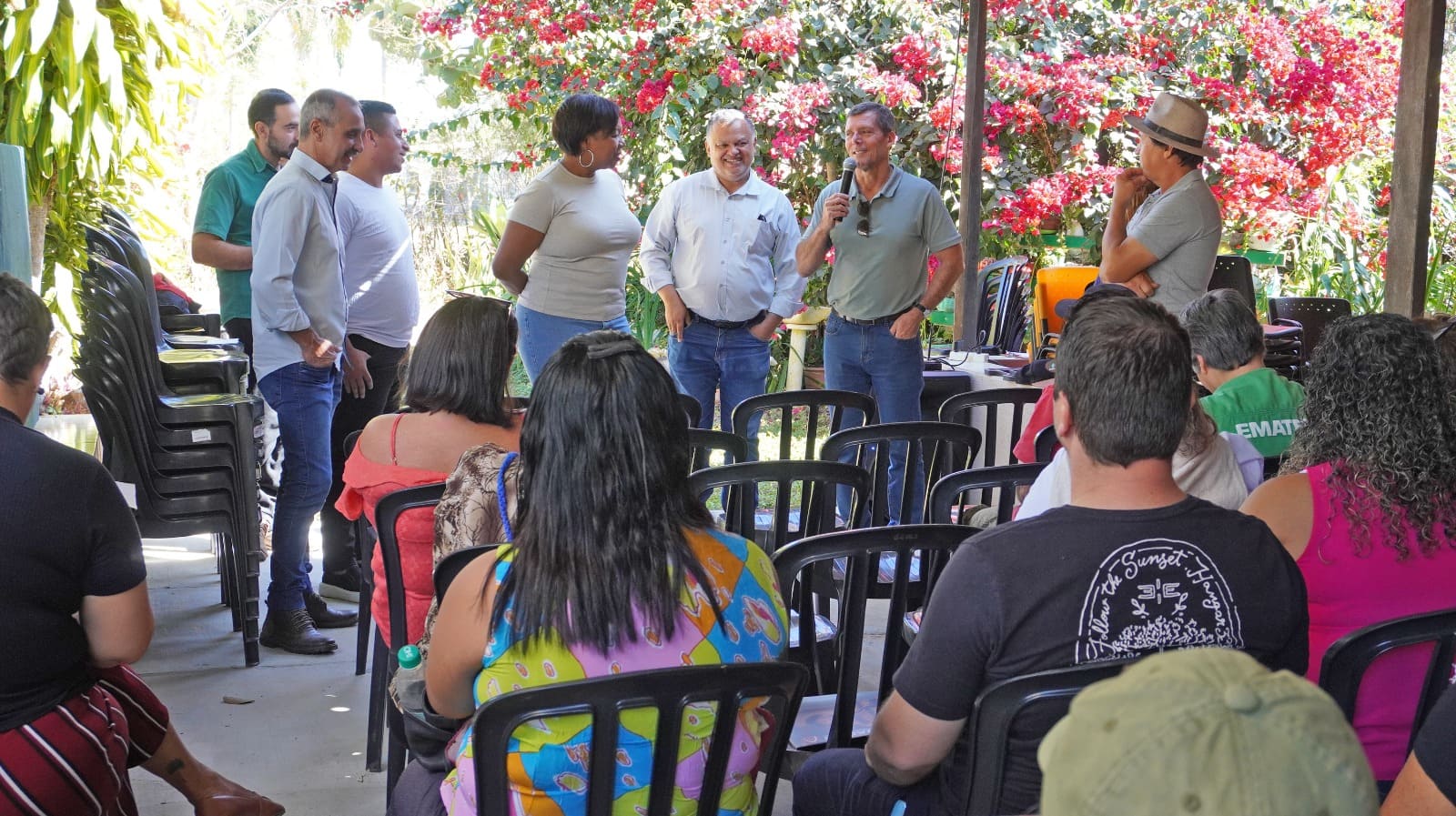 Produtores celebram instalação de sistemas biodigestores de saneamento rural