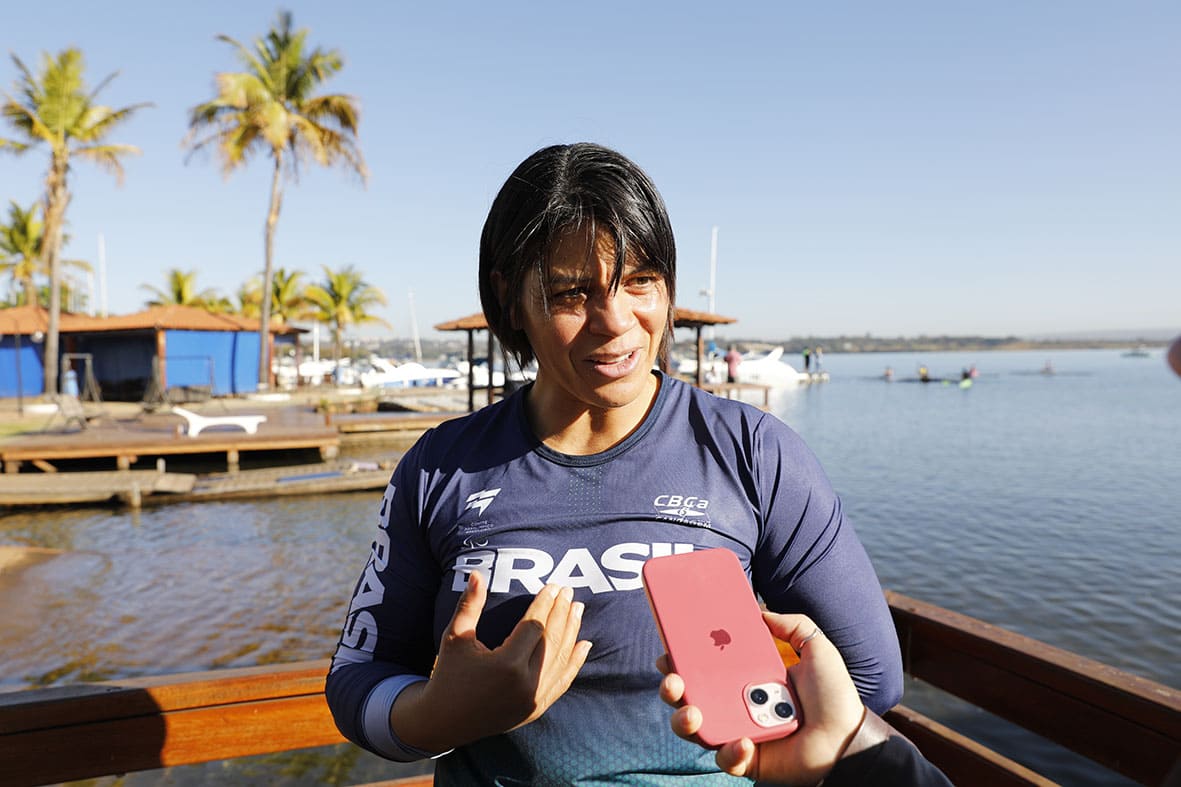 Brasilienses em Paris: Aline Furtado superou o medo da água para conquistar vaga paralímpica