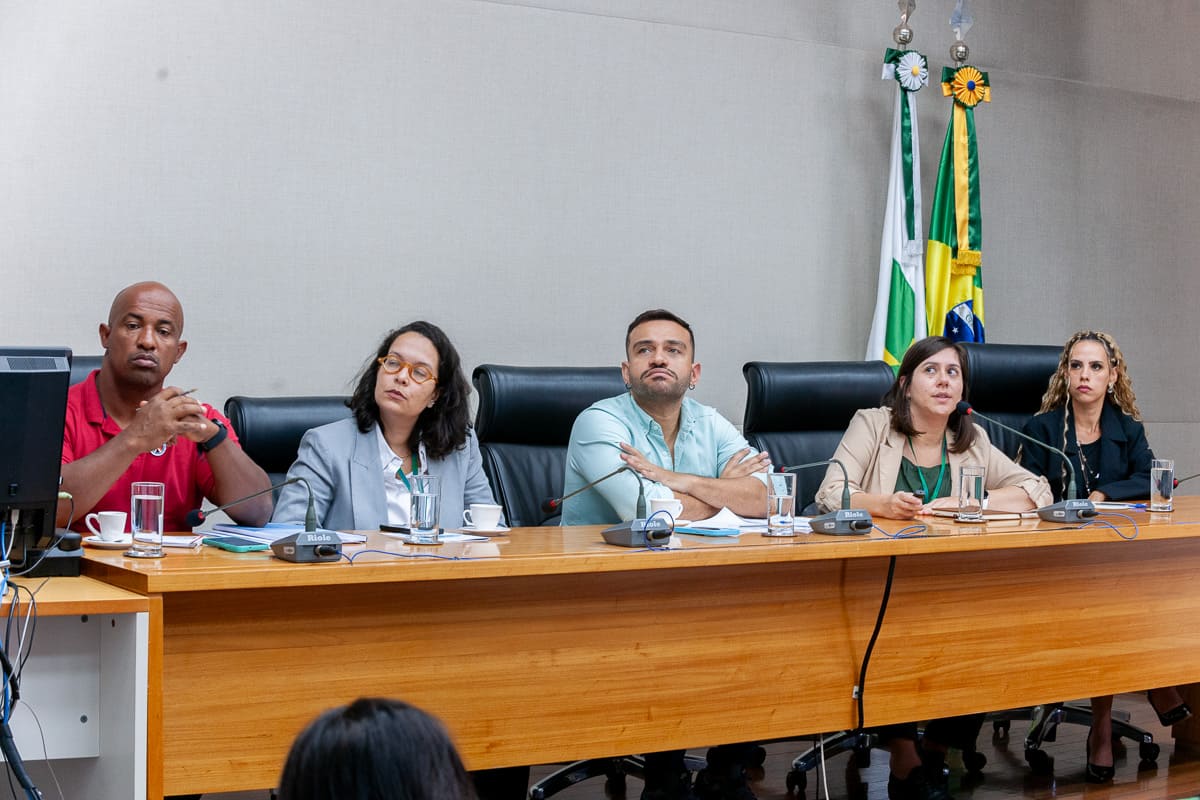 Frente Parlamentar repercute pesquisa sobre Educadores Sociais Voluntários