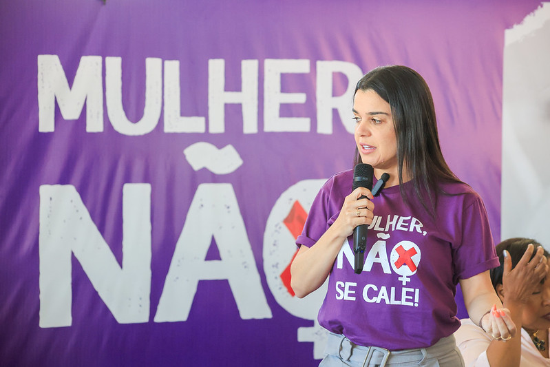 Campanha ‘Mulher, Não se Cale!’ é lançada na Feira Central de Ceilândia