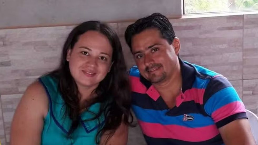 Professora é assassinada na frente dos filhos pelo próprio marido