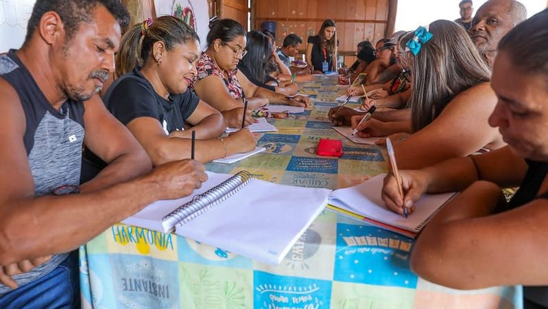 Programa do GDF leva educadores a regiões remotas para erradicar o analfabetismo – Fato Novo