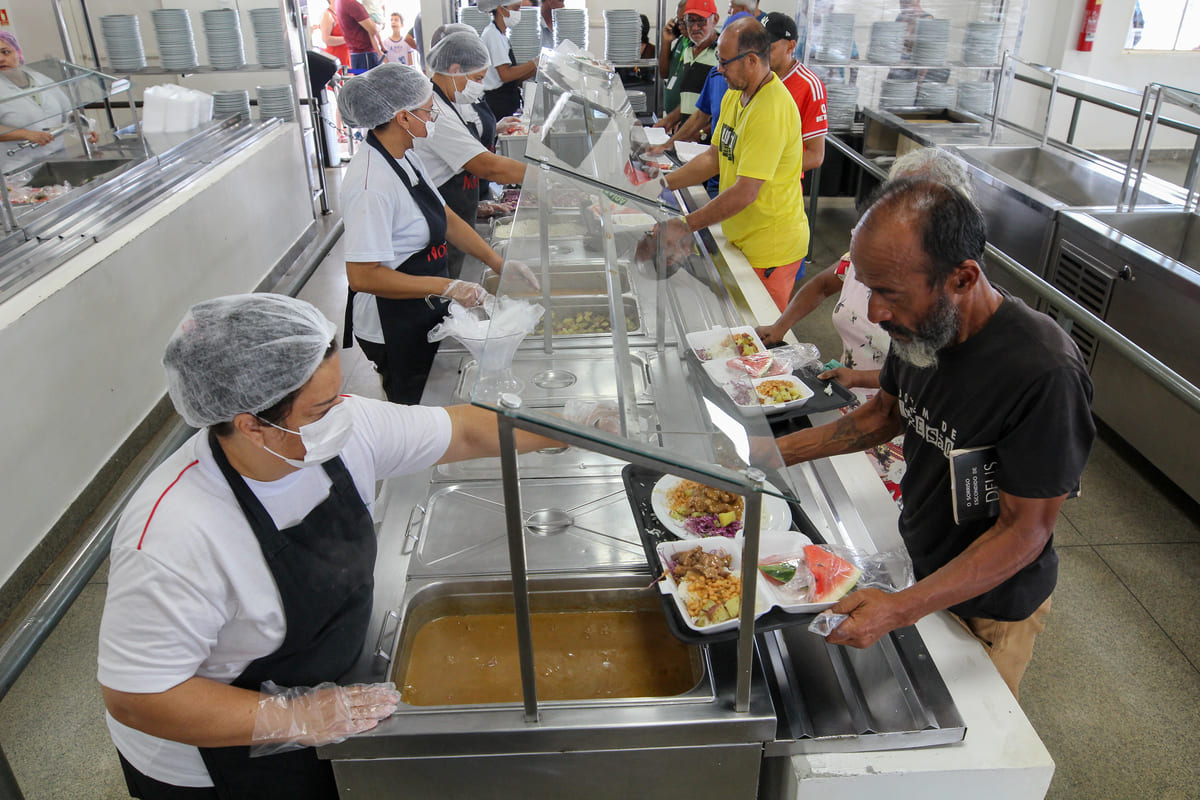 Mais quatro restaurantes comunitários terão café da manhã, almoço e jantarMais quatro restaurantes comunitários terão café da manhã, almoço e jantar