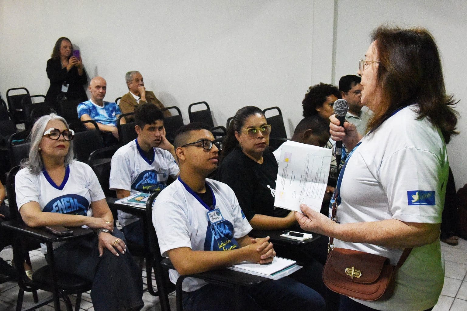 Alunos do ensino médio participam da primeira aula do Enem Inclusivo e Especial 2024