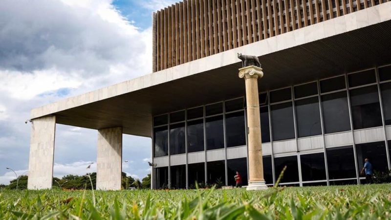 Servidores que contribuem para metas institucionais serão agraciados com medalha da CGDF