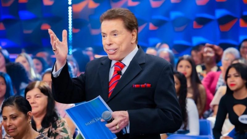 Silvio Santos volta a ser internado