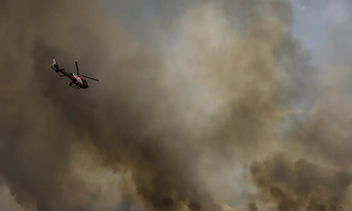 Lula chama chefes de Poderes para discutir emergência climática