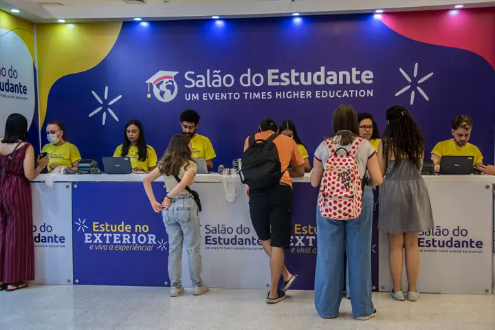 Multicultural e com custo-benefício atrativo, Canadá marca presença no Salão do Estudante com pavilhão exclusivo.