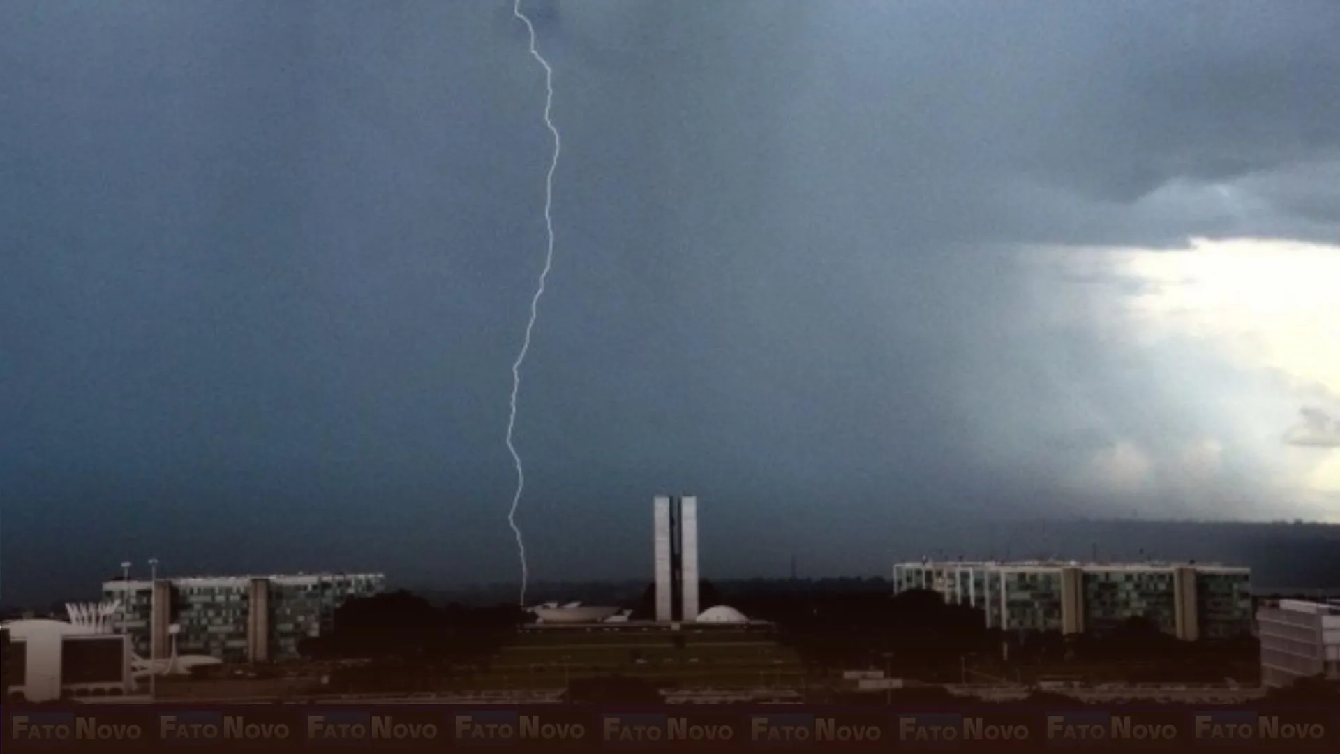 Aumenta a incidência de raios que atingem o Distrito Federal