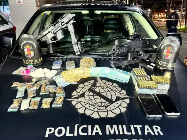 Homem é preso em Ceilândia com arma, drogas e dispositivo que transforma pistola em submetralhadora