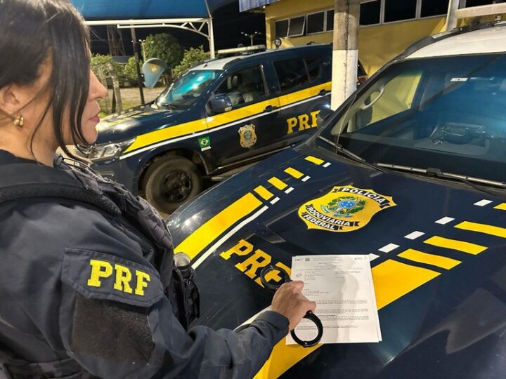 PRF cumpre mandado de prisão e detém homem por desacato no DF