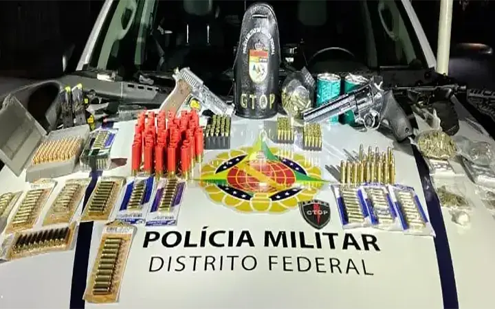 PMDF prende dupla com armas, munições e entorpecentes no Itapoã